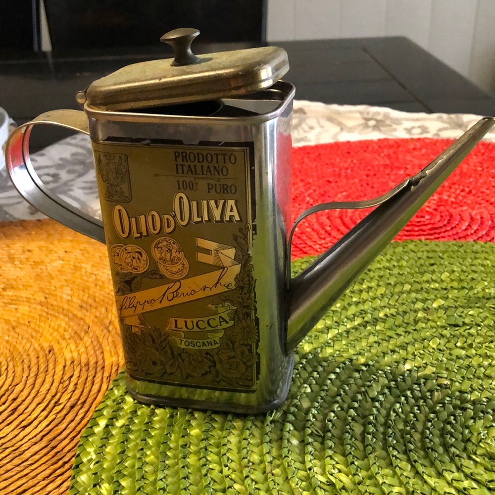 Vintage Olive Oil Tin With Spout - Taiwan - 1985